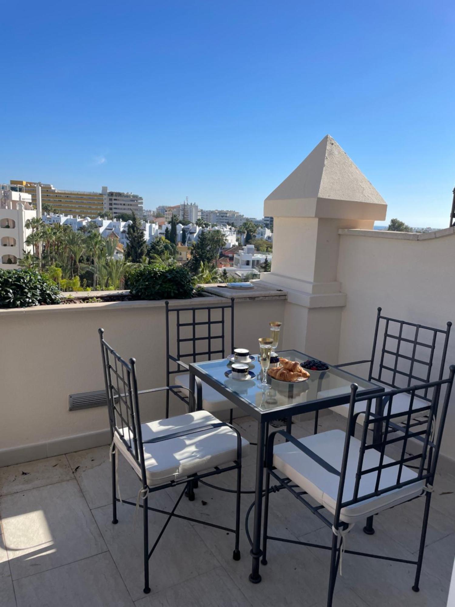 Guadalpin Penthouse Apartamento