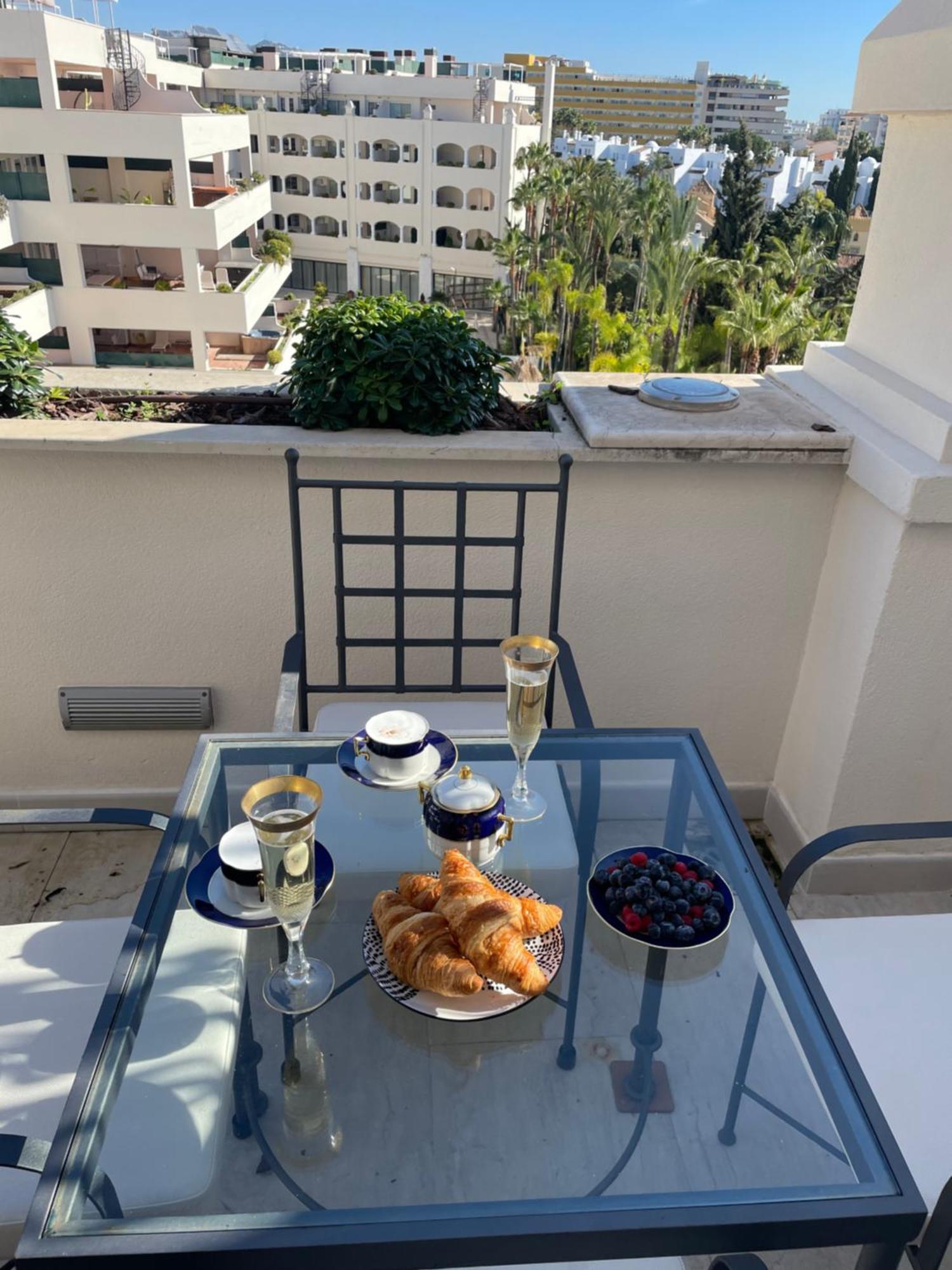 Guadalpin Penthouse Apartemen Marbella
